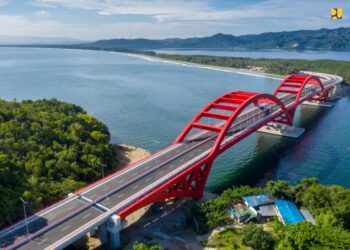 Ke Papua, Jokowi Akan Resmikan Jembatan Holtekamp