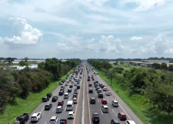 Volume Kendaraan Meningkat, Jasamarga Imbau Pengguna Jalan Tol Jakarta-Cikampek Tidak Berhenti Sembarangan