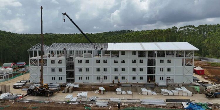 Bangun Hunian Pekerja Konstruksi Tahap II Gunakan Mobox, Kementerian PUPR Raih Rekor MURI