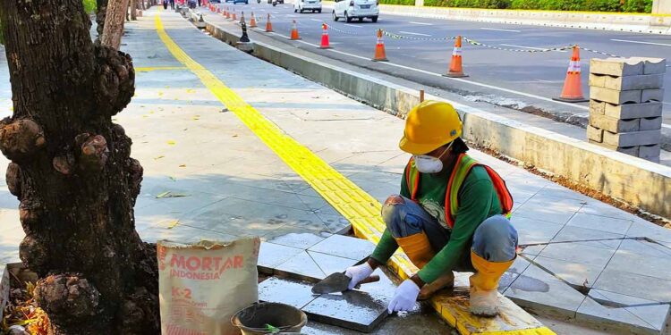 SIG dan Pemprov DKI Jakarta Revitalisasi Trotoar di Kawasan Kuningan, Jakarta