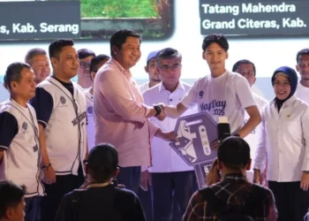 Peringati May Day, Pemerintah Serahkan 100 Kunci Rumah Subsidi Untuk Buruh