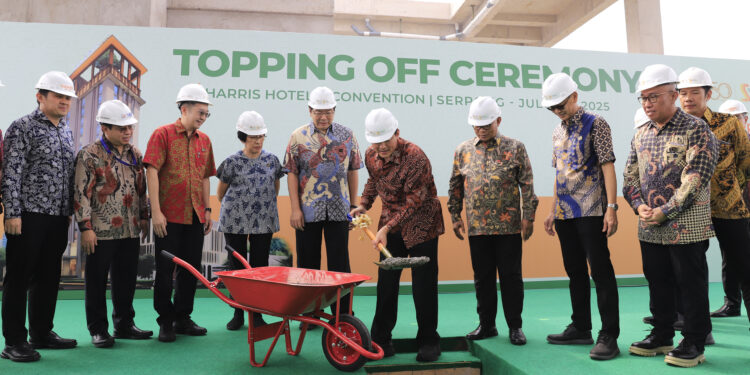 Tambah Fasilitas Kawasan, Summarecon Agung Topping Off Harris Hotel Serpong
