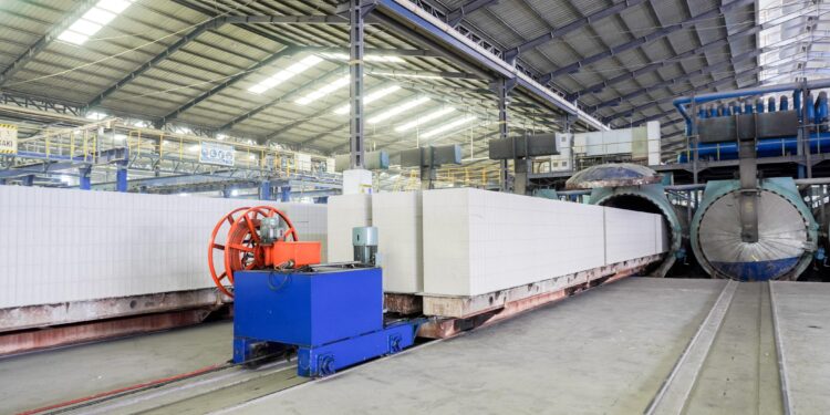 Produsen Bata Ringan Ini Catatkan Kinerja Positif Juli 2025