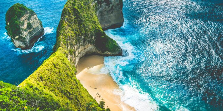 Pantai Kelingking Masuk Jajaran Destinasi Terbaik Dunia 2026